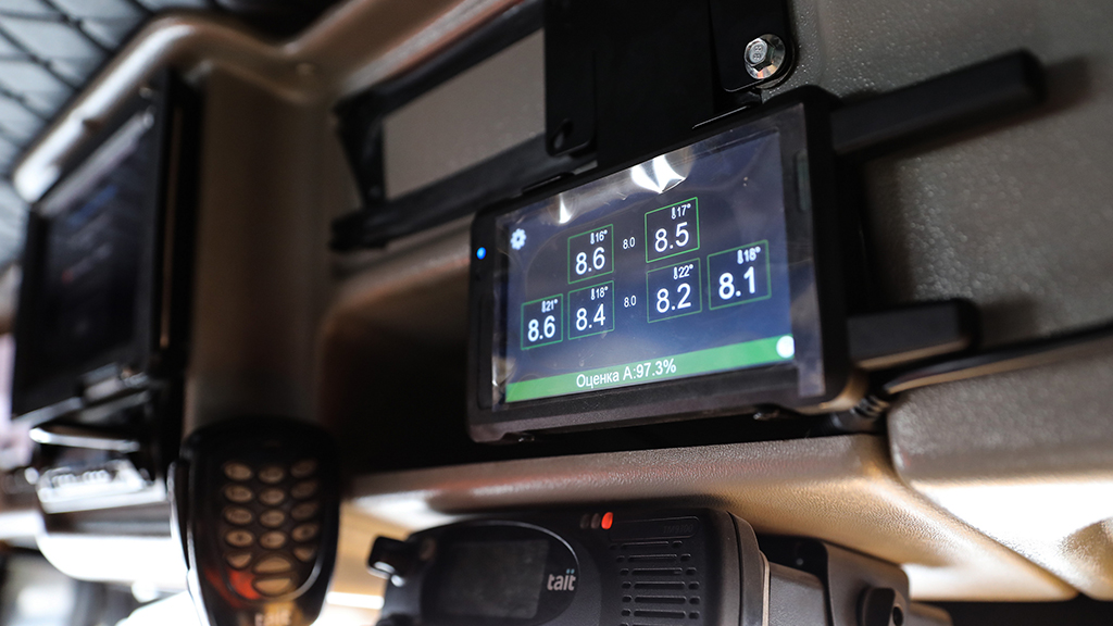 Специальные датчики в режиме реального времени передают информацию о состоянии шин прямо в кабину водителя