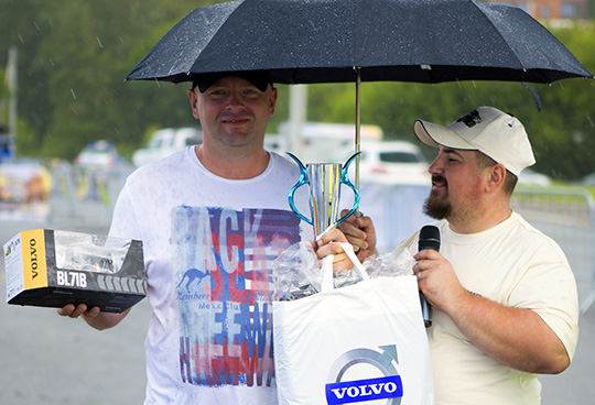 Даже дождь не омрачил радости К. Кузнецова от победы в соревнованиях