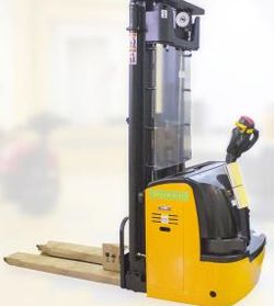 Самоходные штабелеры Stocklift CDDR1530 III Самоходные штабелеры Stocklift CDDR1530 III