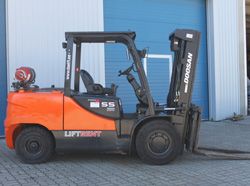 Автопогрузчики вилочные Doosan G55SC-5