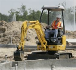 Мини-экскаваторы гусеничные Kobelco 17SR-3 Мини-экскаваторы гусеничные Kobelco 17SR-3