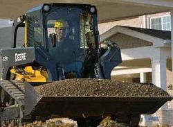 Мини-погрузчики гусеничные John Deere 323D