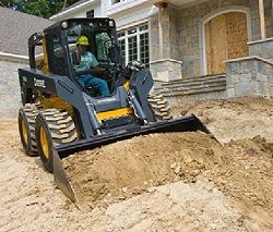 Мини-погрузчики с бортовым поворотом John Deere 332D Мини-погрузчики с бортовым поворотом John Deere 332D