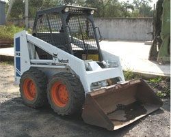 Мини-погрузчики с бортовым поворотом Bobcat 743 Мини-погрузчики с бортовым поворотом Bobcat 743