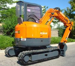 Мини-экскаваторы гусеничные Hitachi EX30UR-2C Мини-экскаваторы гусеничные Hitachi EX30UR-2C