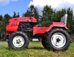 Мини-тракторы Rossel XT-184D Мини-тракторы Rossel XT-184D