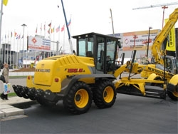 Грейдеры, автогрейдеры New Holland F156.6A Грейдеры, автогрейдеры New Holland F156.6A