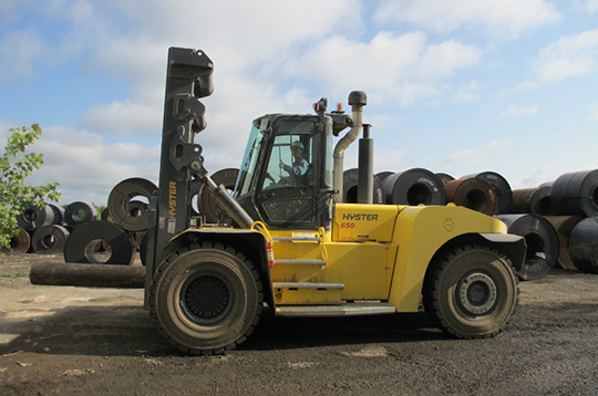 Спецверсия погрузчика Hyster грузоподъемностью 30 тонн