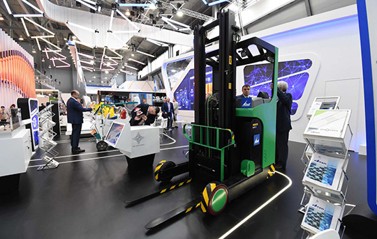 Опытный образец штабелера производства МЗИК