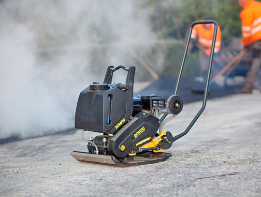 Бензиновая виброплита Bomag