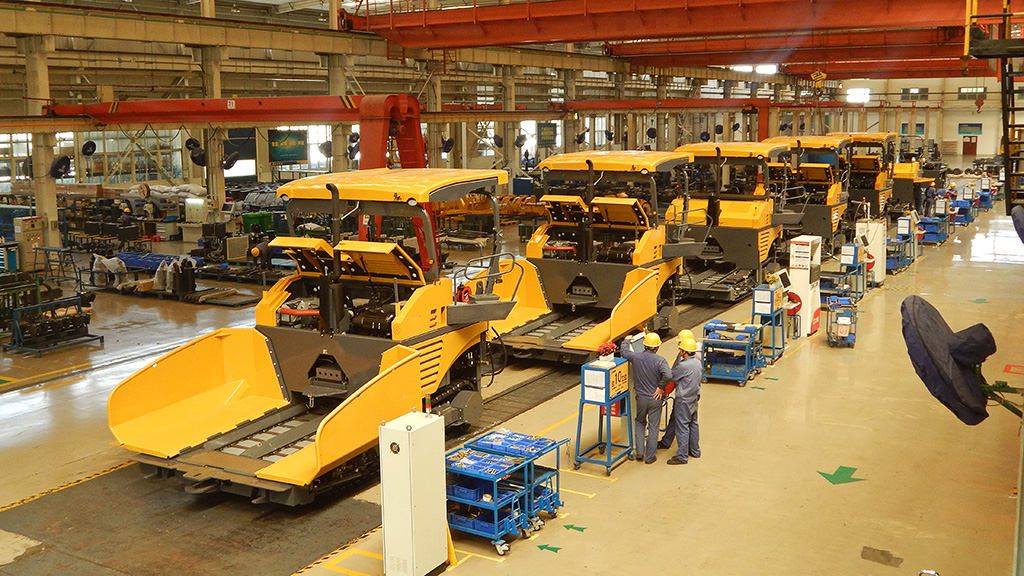 Завод дорожной техники. Производство асфальтоукладчиков