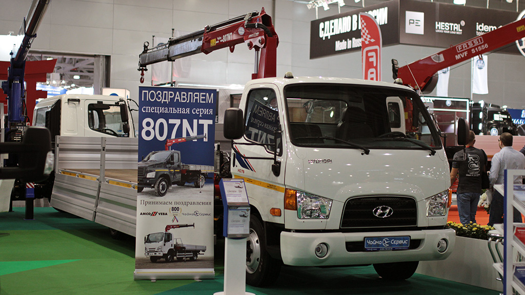 Одна из шести новинок "Чайка-Сервис" - КМУ Чайка-Amco Veba 807NT 2S на базе Hyundai HD-78