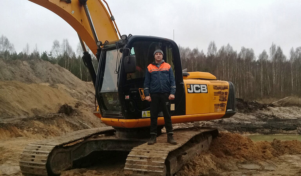 Сейчас экскаватор задействован на строительстве туристического комплекса вблизи д. Колбовичи Барановичского р-на