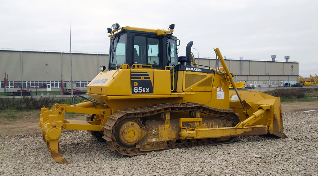 Подобрать бульдозер. Komatsu d65ex-16. Бульдозер Komatsu d65ex-16. Комацу 65 бульдозер. Бульдозер Комацу d65.