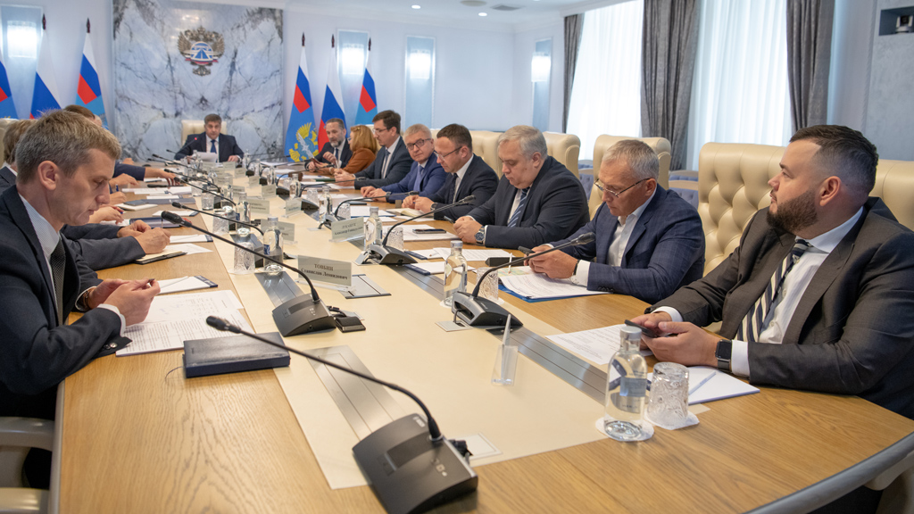 8 июля прошло совещание о ходе выполнения программы дорожных работ в 2022 году