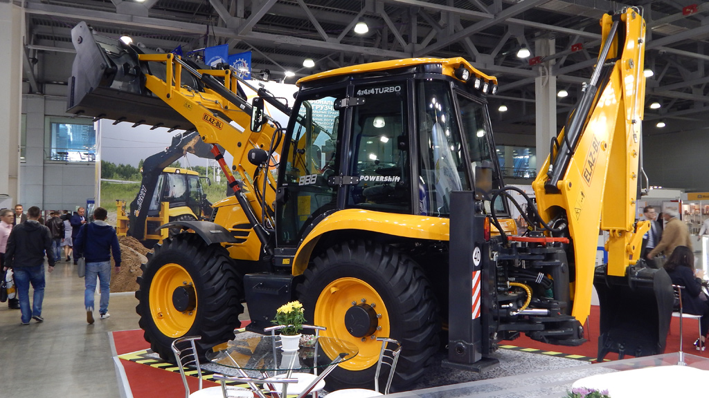 Сегмент экскаваторов-погрузчиков показал падение отгрузок на 52%