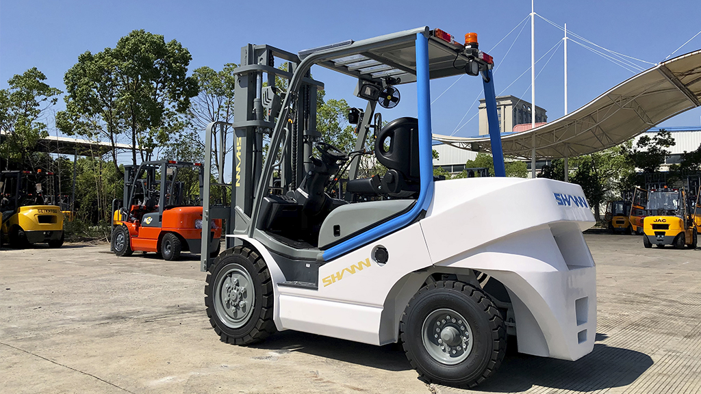 Рост цен на складскую технику наблюдается у всех представленных в обзоре компаний