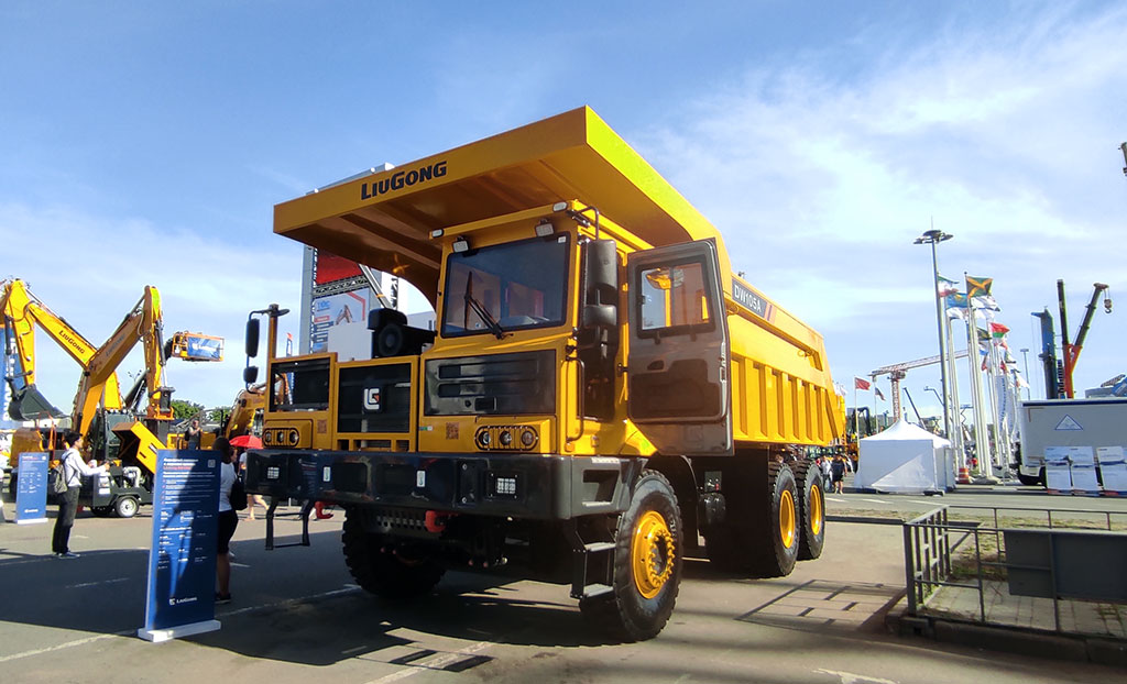 Карьерный самосвал LiuGong DW105A