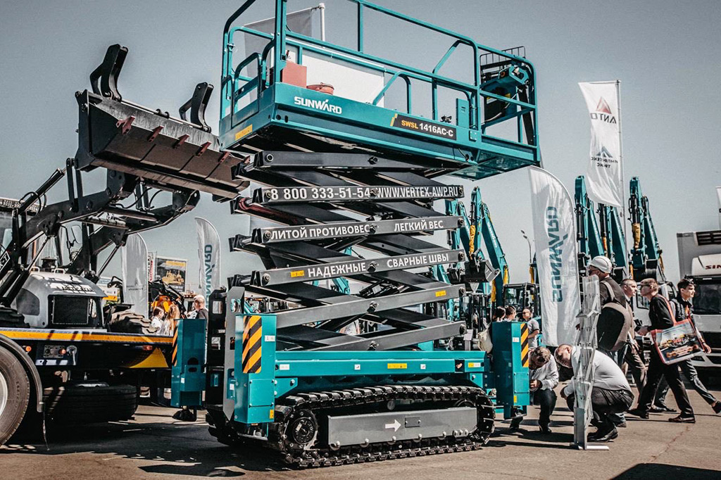  Гусеничный ножничный подъёмник SUNWARD SWSL1416AC-C на СТТ Expo 2024