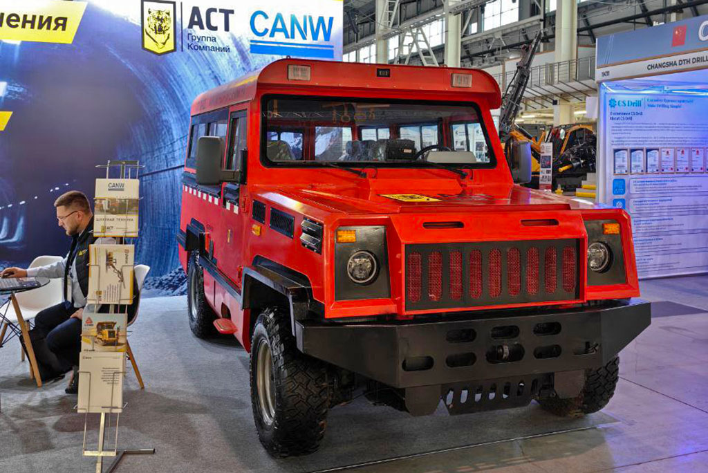 Шахтный автобус CANW RU-10 на стенде «АСТ» вызвал большой интерес у посетителей выставки «Рудник-2024»