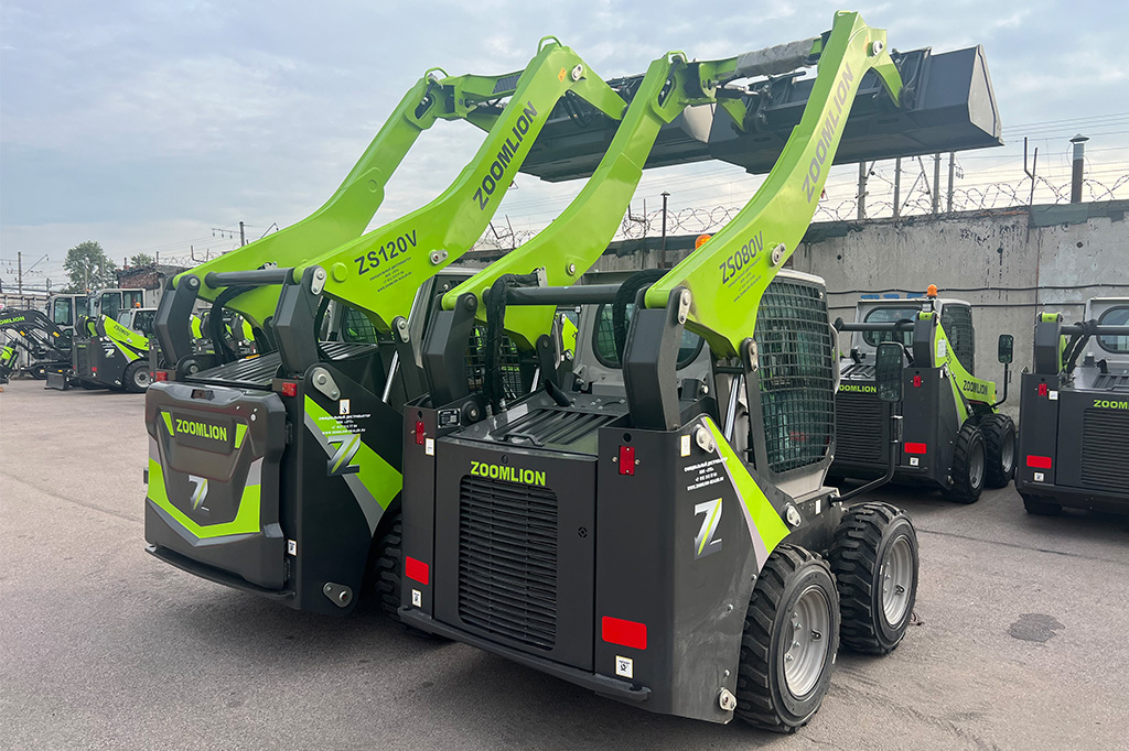 Поставки мини-погрузчиков Zoomlion начались с модели ZS080V, а недавно ЗТС вывела на рынок новую модель ZS120V