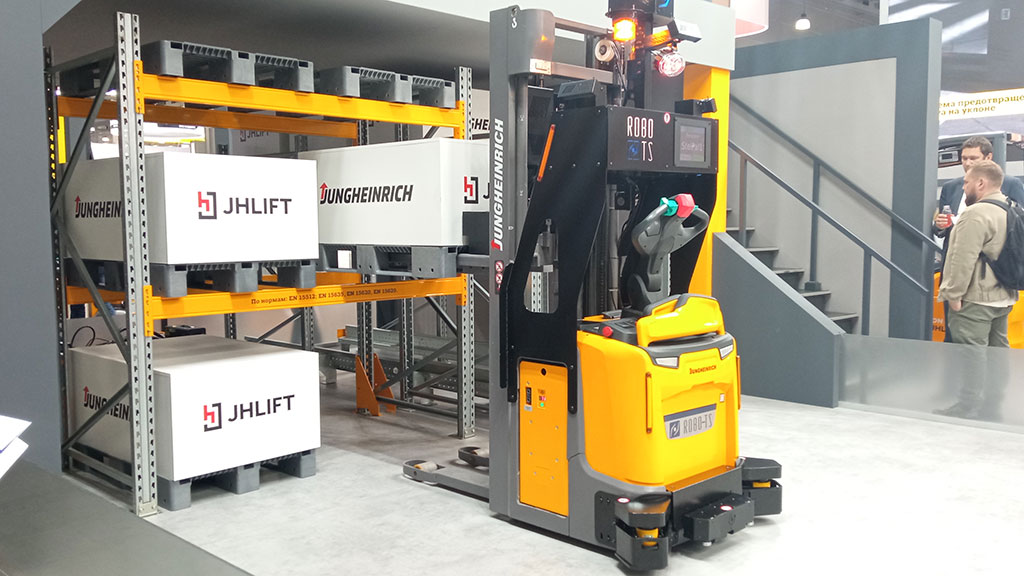 В ходе мониторинга складской техники система отслеживает действия оператора и составляет отчёты