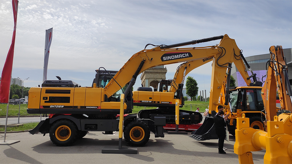 Колёсный экскаватор Sinomach GHT215W