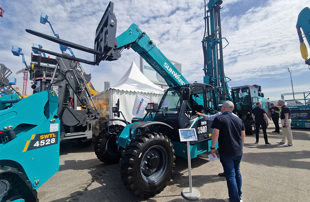 Новый телескопический погрузчик Sunward SWTH3507