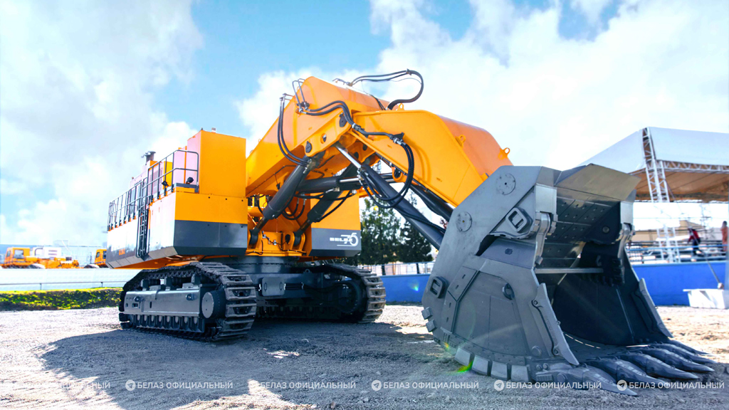 Карьерный экскаватор BELAZ BX20012