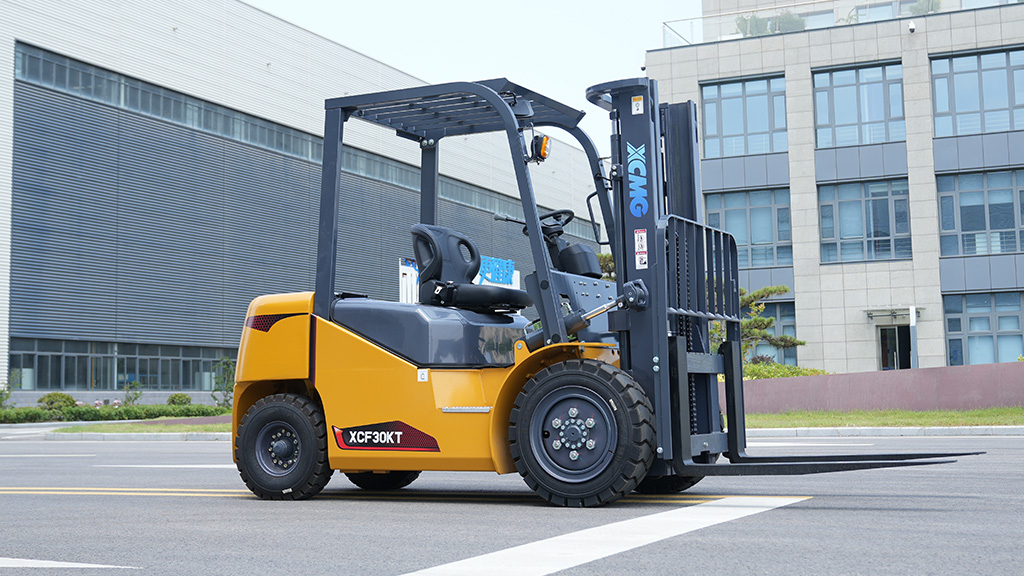 Мнение: классические электропогрузчики постепенно уступят место высоковольтным моделям