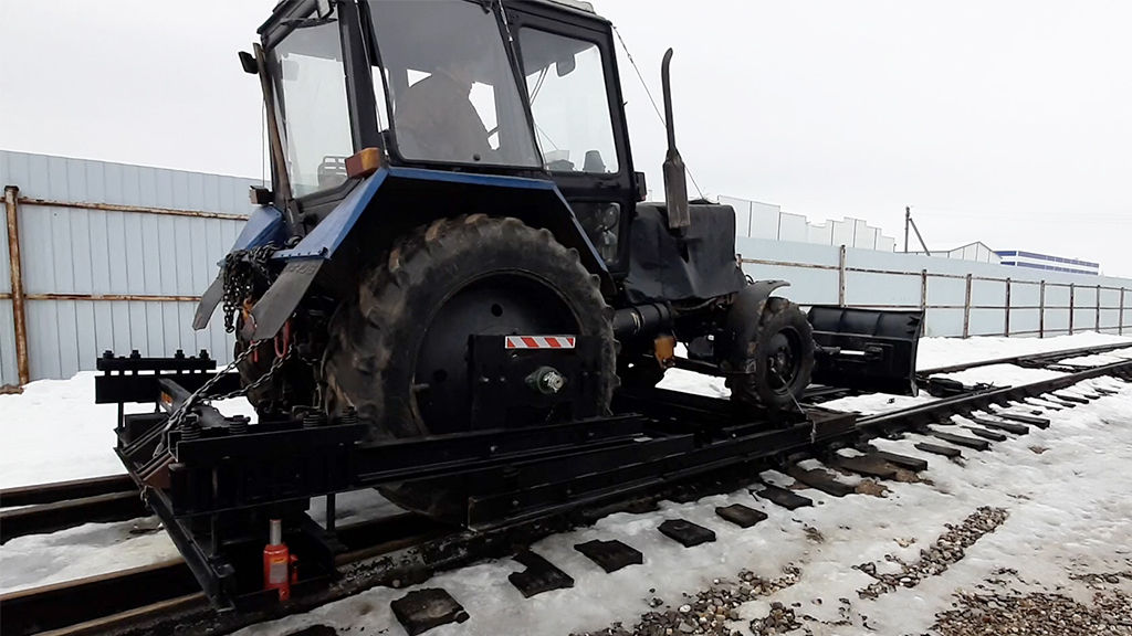 Экономия от использования собственного трактора вместо арендованной рельсовой техники составила сотни тысяч рублей