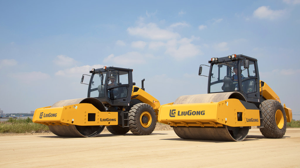 На первом месте в поставках дорожных катков — Liugong