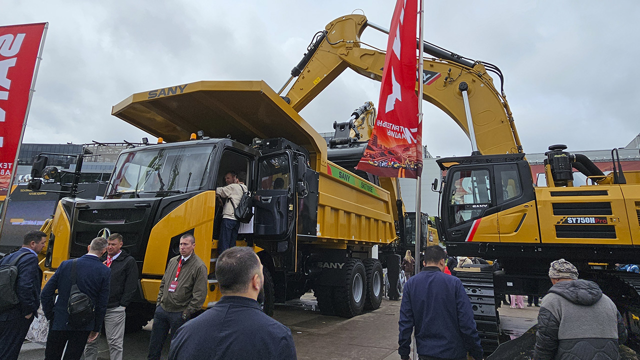 Электрический карьерный самосвал SANY SKT105E