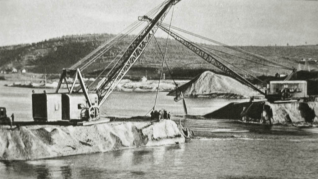 Первый шагающий экскаватор-драглайн ЭШ-1, 1949 год