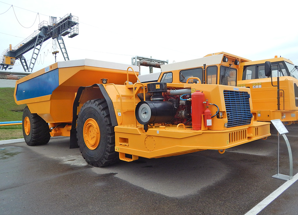 Грузоподъемность шахтного самосвала МоАЗ-75851 составляет 50 тонн