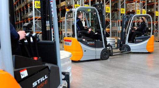 Трехколесный электрический погрузчик STILL Трехколесный электрический погрузчик STILL