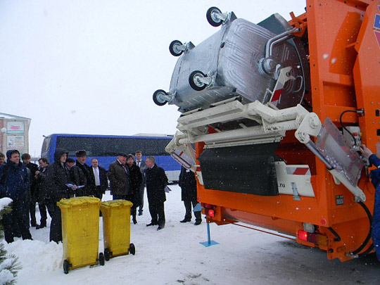 презентация нового мусоровоза с задней загрузкой