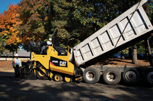 асфальтоукладчик Cat AP500E