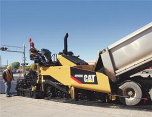 Асфальтоукладчик Caterpillar AP655D
