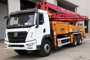 XCMG выпустила первый в Китае бетононасос на низкорамном шасси