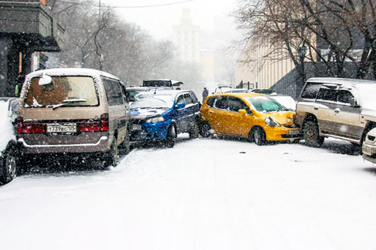 Из-за халатности администрации Владивостока после снегопадов в регионе произошло 88 ДТП
