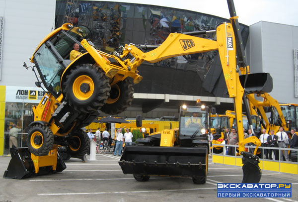 Экскаватор-погрузчик JCB 