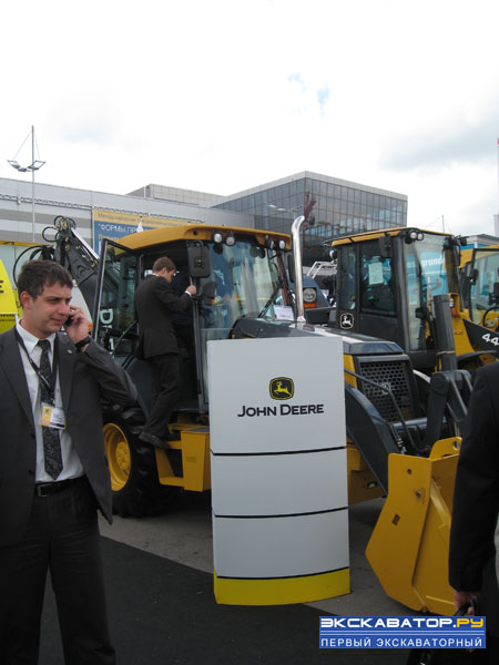 Универсал-Спецтехника на CТТ-2009, дилер Deere