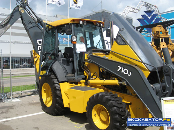 Экскаваторы-погрузчики Deere серии J