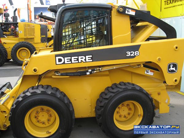 Мини-погрузчики Deere серии 300
