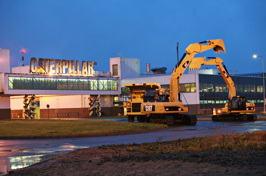 На сегодняшний день Caterpillar выгоднее ввозить экскаваторы в Россию в полусобранном виде
