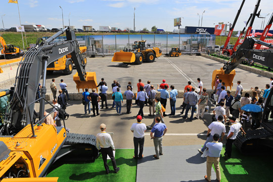 трактора-робота Valtra RoboTrac