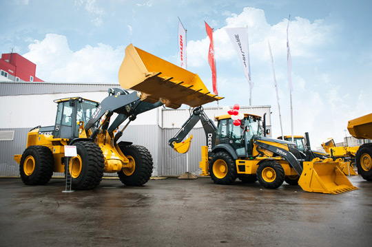 Универсал-Спецтехника и John Deere продемонстрировали новые экскаваторы в Санкт-Петербурге