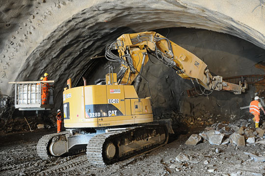 проходческий экскаватор Cat 328D LCR