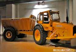 Первый в мире сочлененный самосвал BM Volvo DR 631